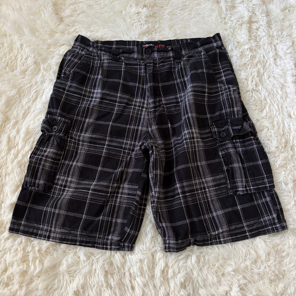 Airwalk Mens Black White Plaid Cargo Shorts Size 34 Cotton Relaxed Fit Skate